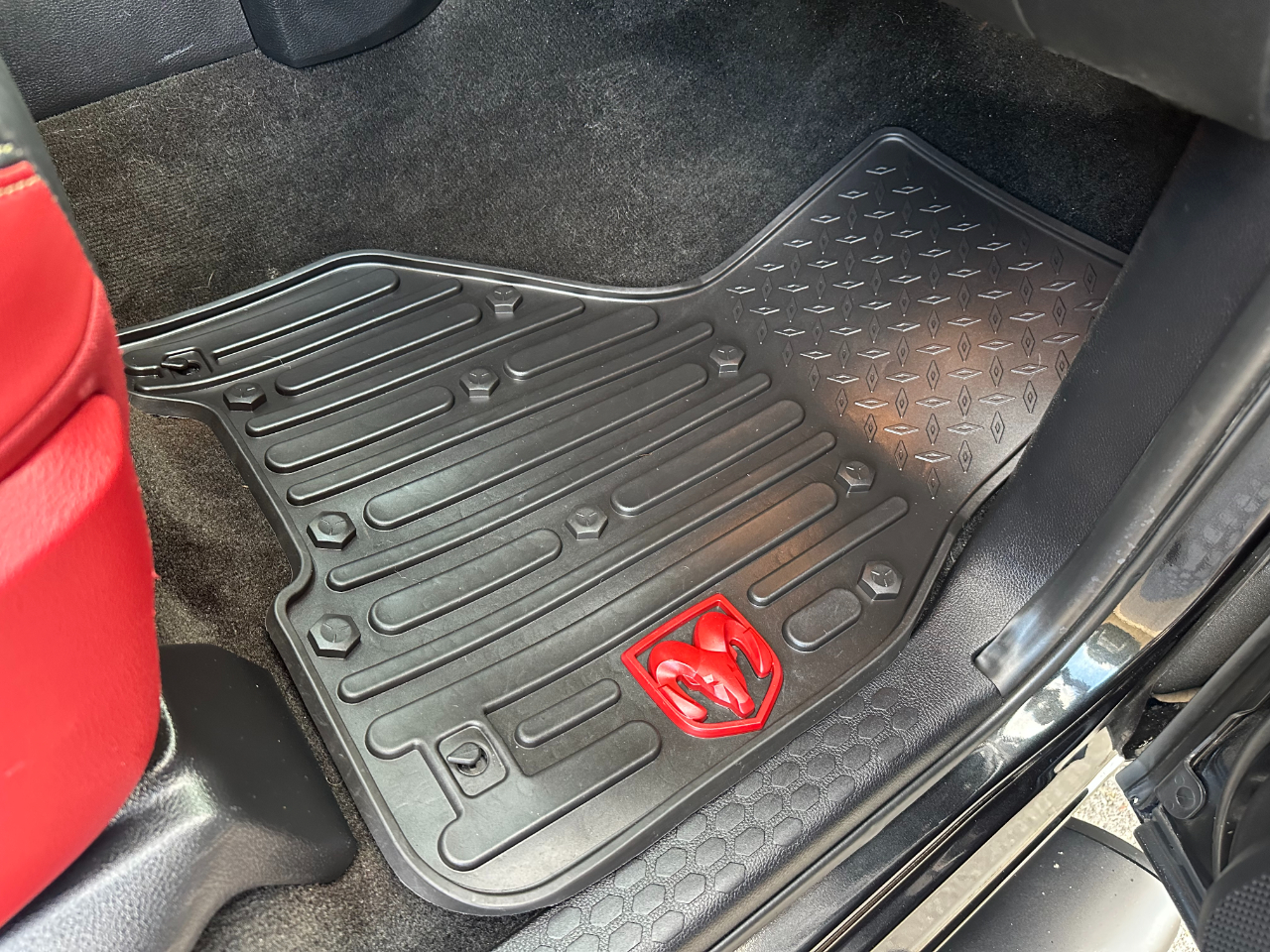 RAM 1500 4WD Crew Cab 140.5" Rebel 2016