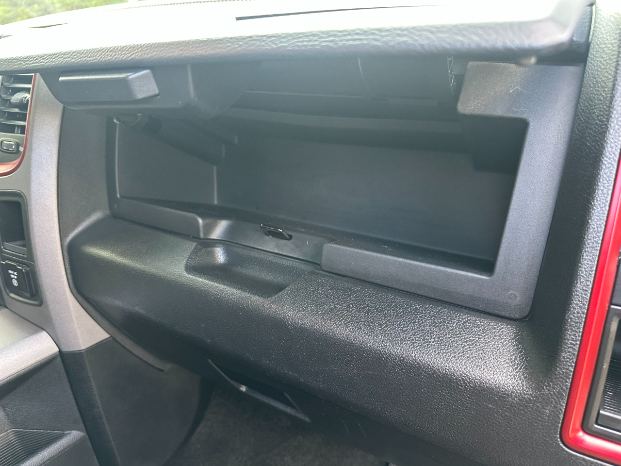 RAM 1500 4WD Crew Cab 140.5" Rebel 2016