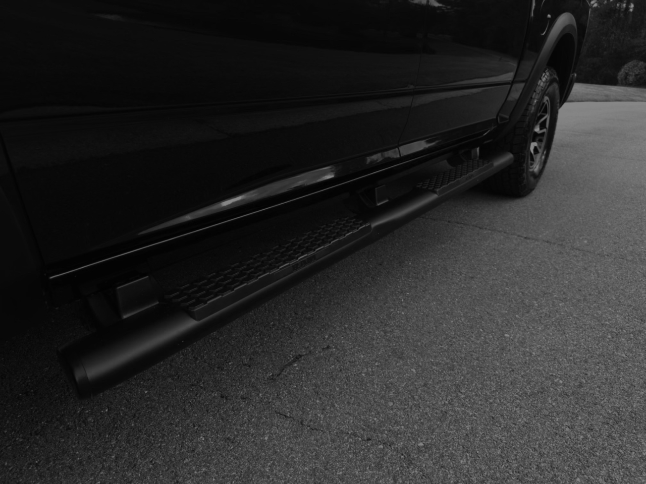 RAM 1500 4WD Crew Cab 140.5" Rebel 2016