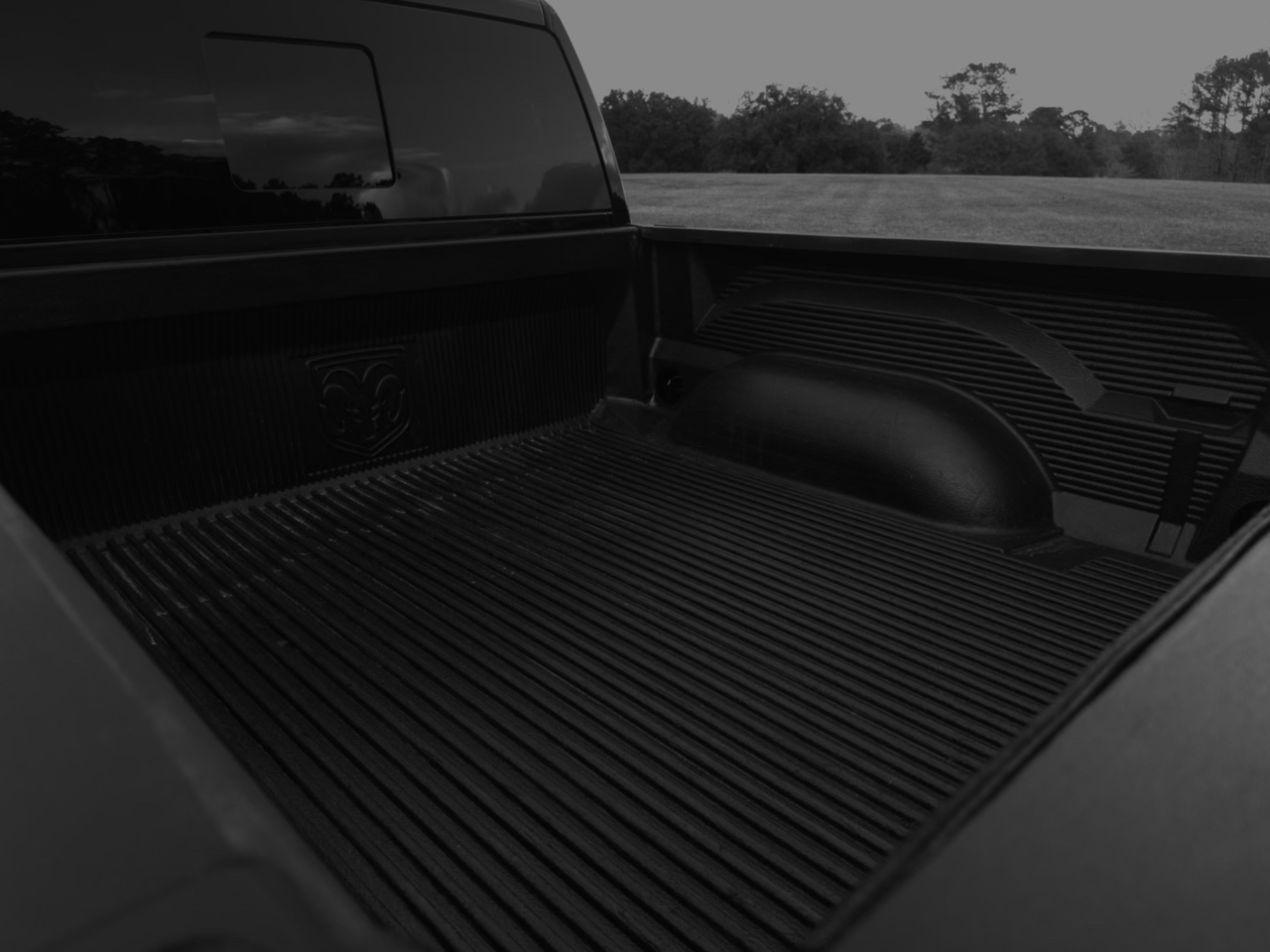 RAM 1500 4WD Crew Cab 140.5" Rebel 2016