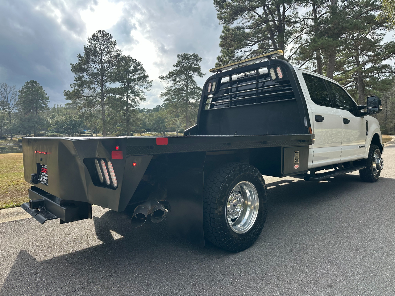 Ford Super Duty F-350 DRW XLT 4WD Crew Cab 179" WB 60" CA 2019