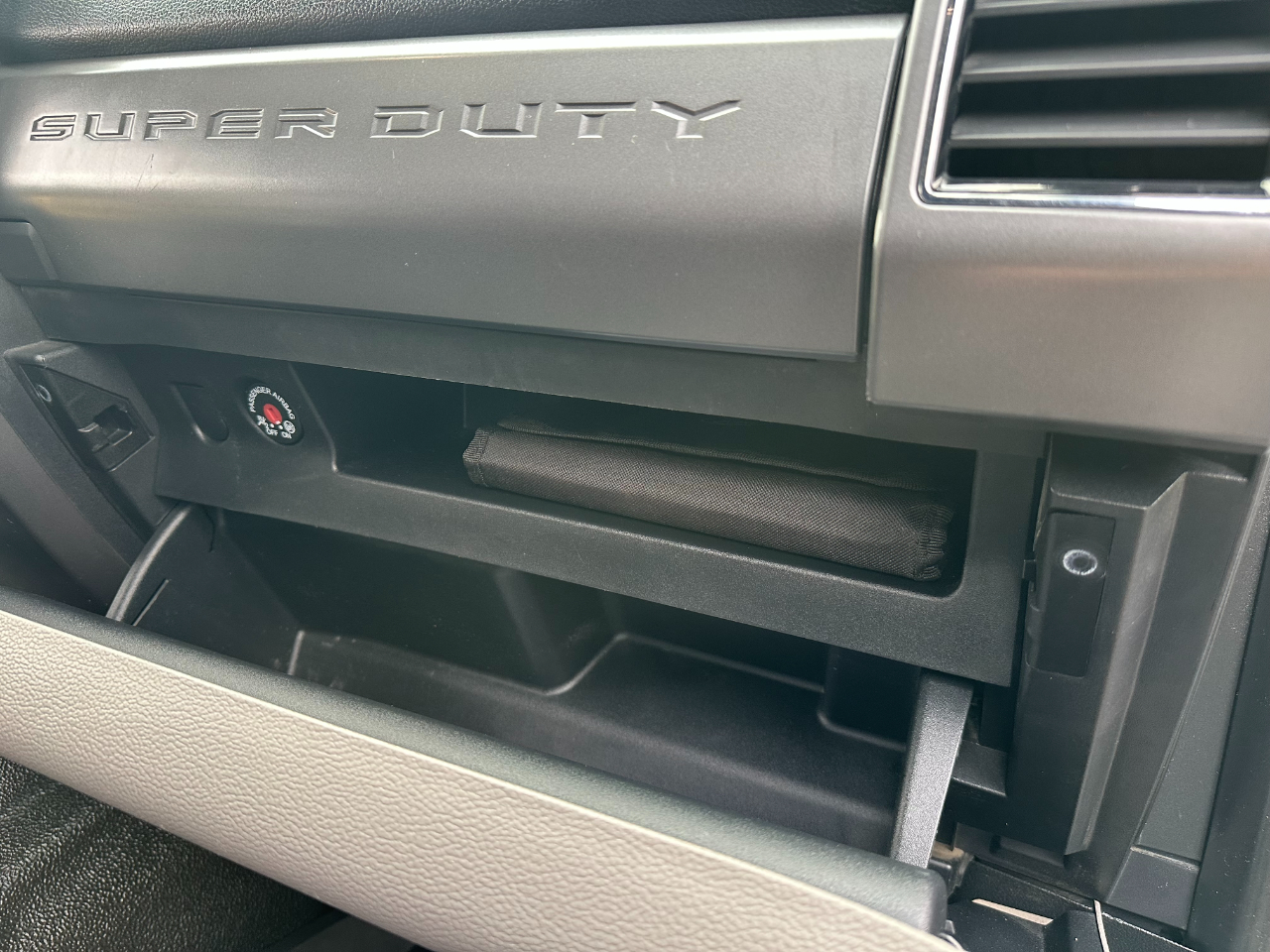 Ford Super Duty F-350 DRW XLT 4WD Crew Cab 179" WB 60" CA 2019