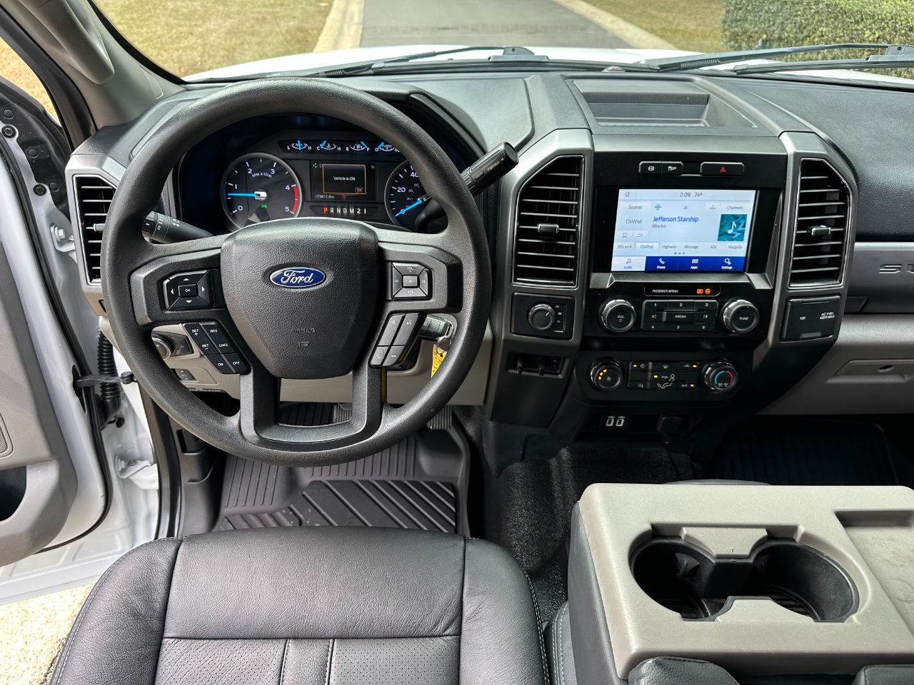 Ford Super Duty F-350 DRW XLT 4WD Crew Cab 179" WB 60" CA 2019