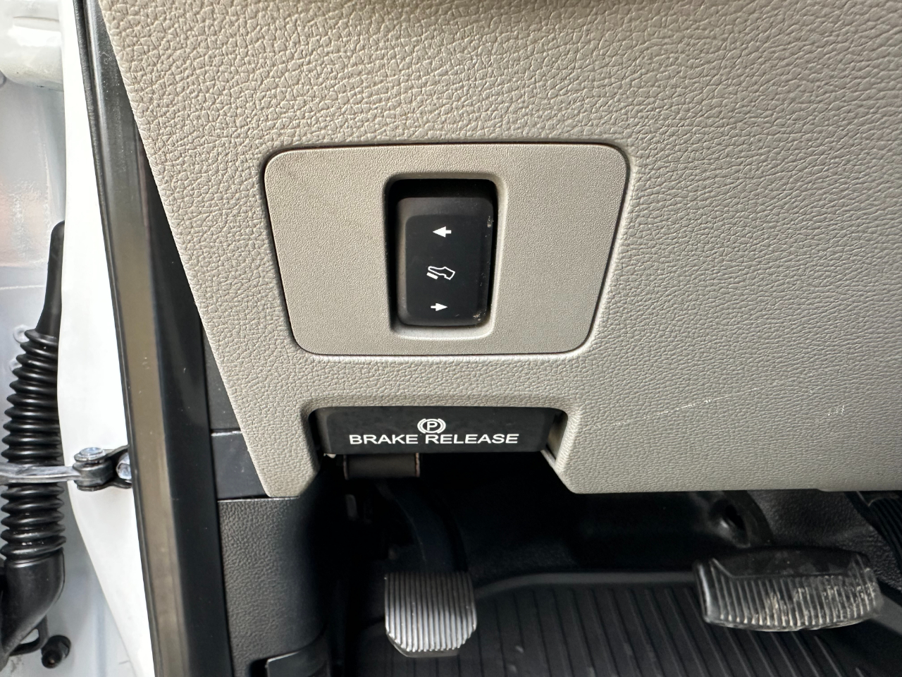 Ford Super Duty F-350 DRW XLT 4WD Crew Cab 179" WB 60" CA 2019