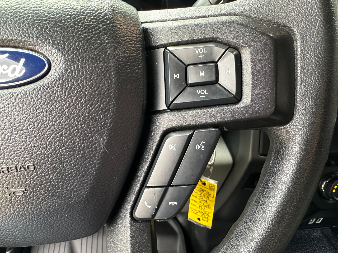 Ford Super Duty F-350 DRW XLT 4WD Crew Cab 179" WB 60" CA 2019