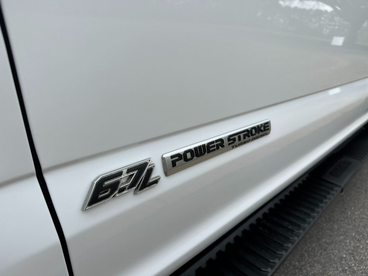 Ford Super Duty F-350 DRW XLT 4WD Crew Cab 179" WB 60" CA 2019