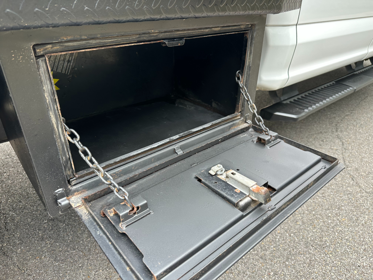 Ford Super Duty F-350 DRW XLT 4WD Crew Cab 179" WB 60" CA 2019