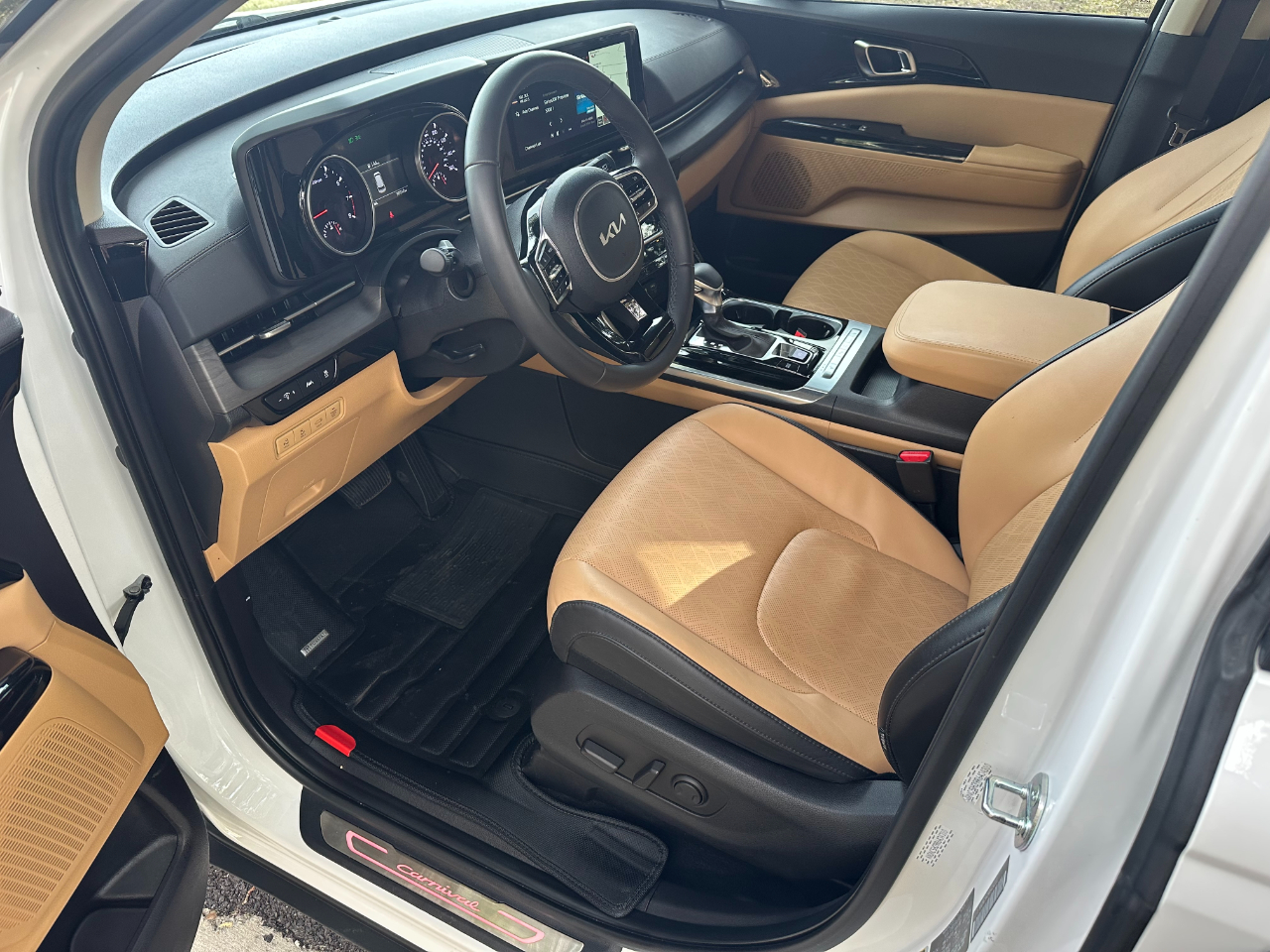 Kia Carnival EX FWD 2024