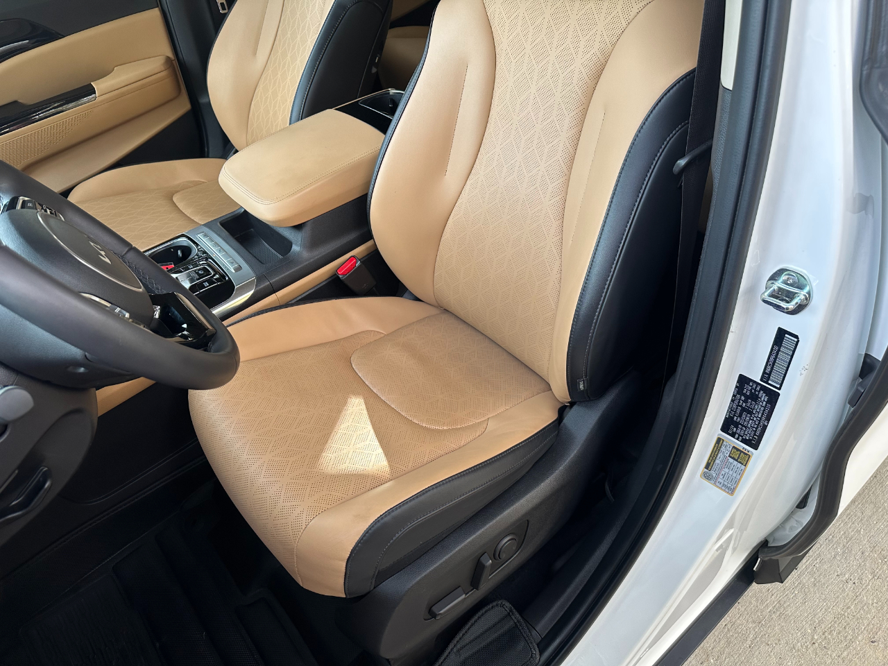 Kia Carnival EX FWD 2024