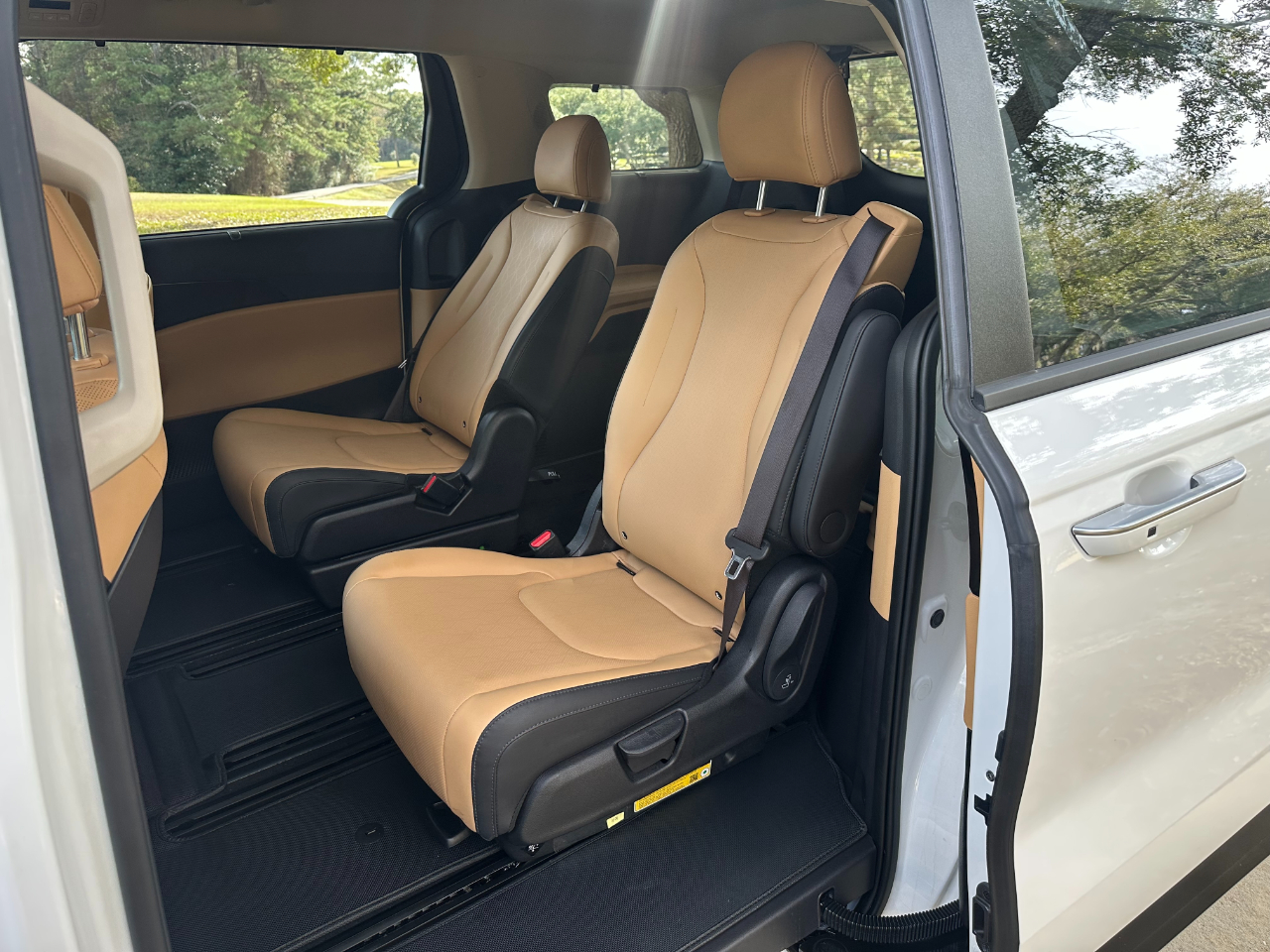 Kia Carnival EX FWD 2024