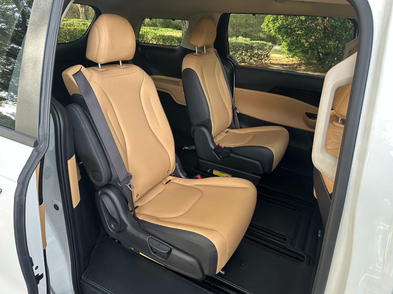 Kia Carnival EX FWD 2024