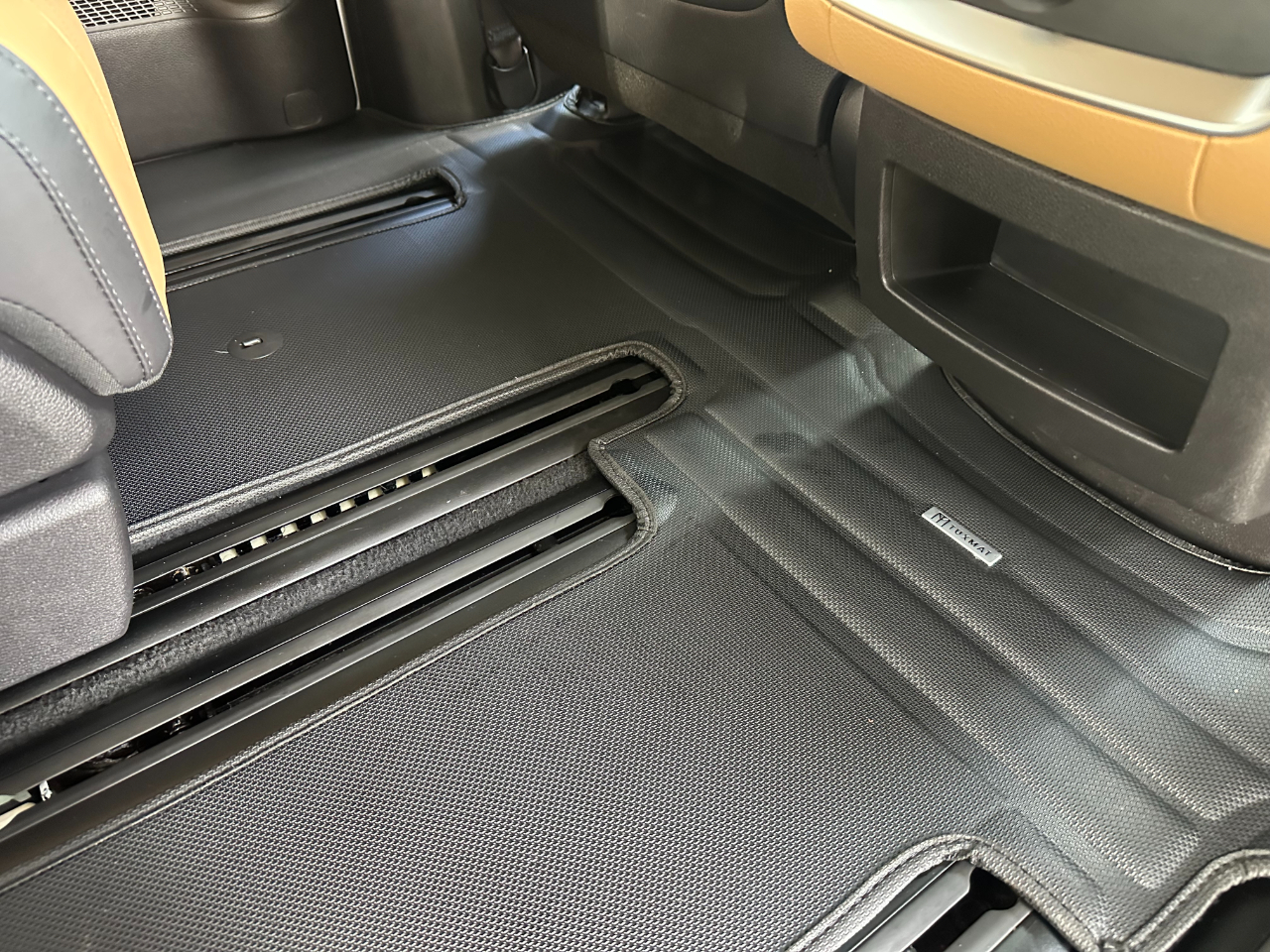 Kia Carnival EX FWD 2024