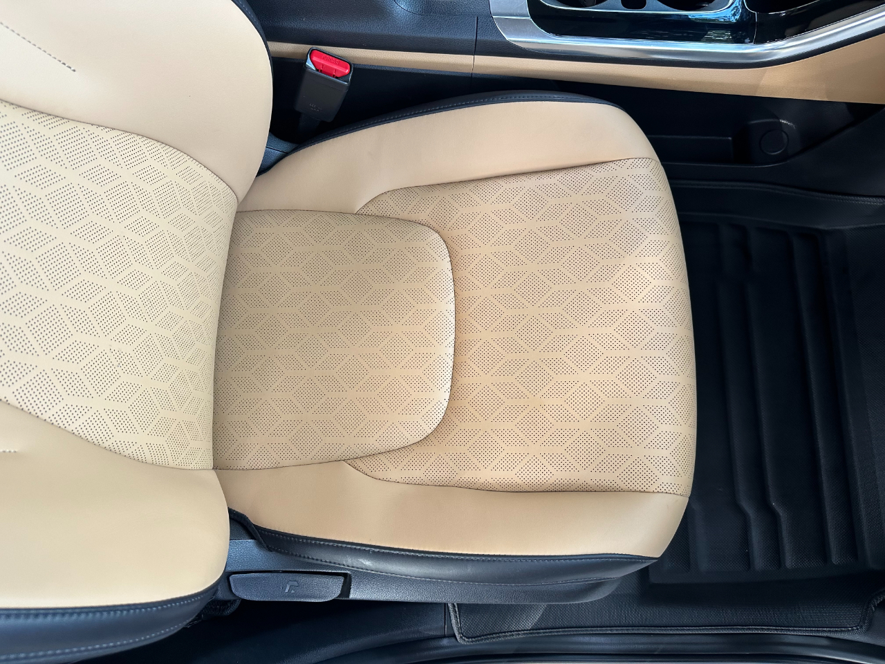 Kia Carnival EX FWD 2024