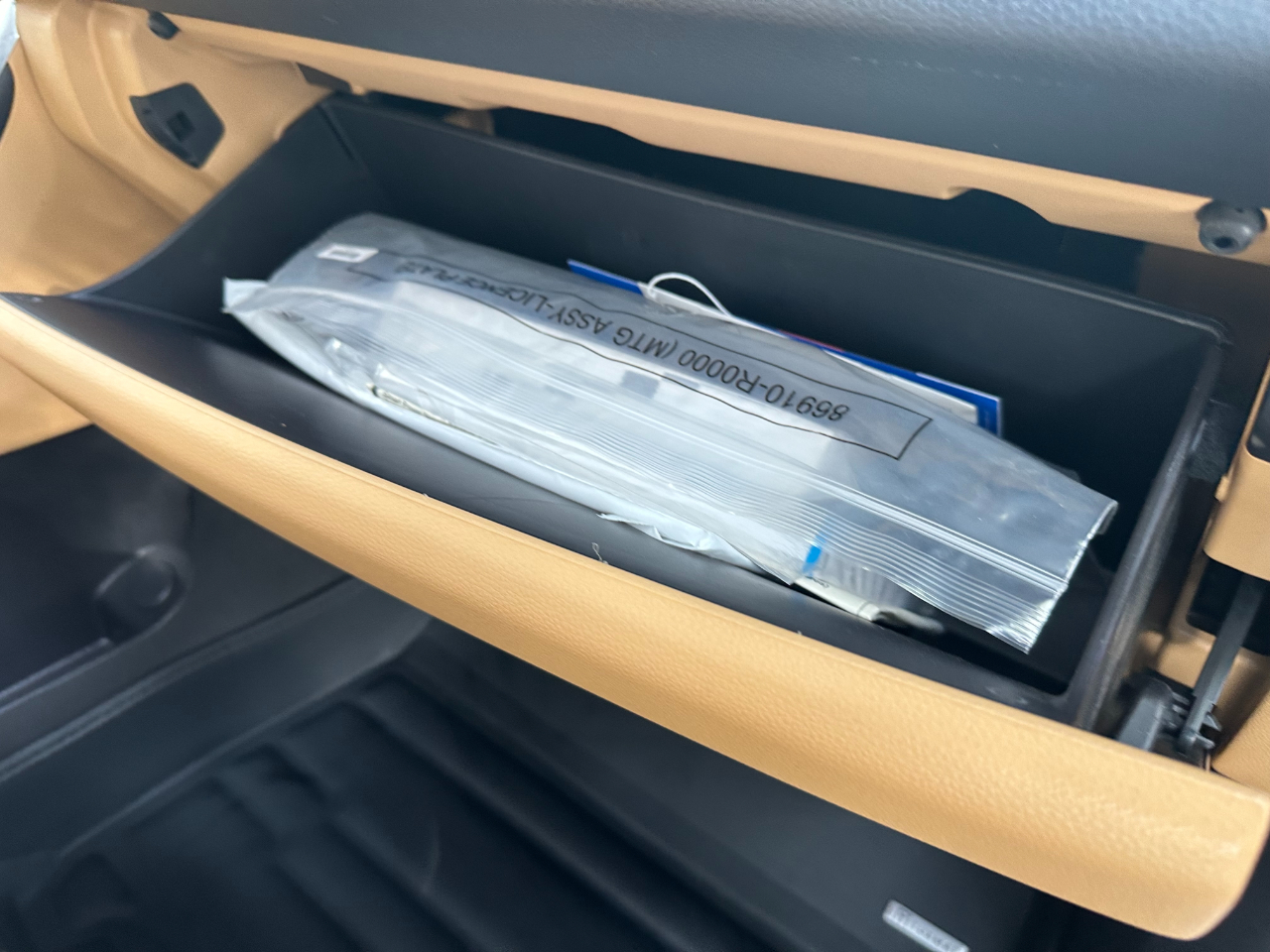 Kia Carnival EX FWD 2024