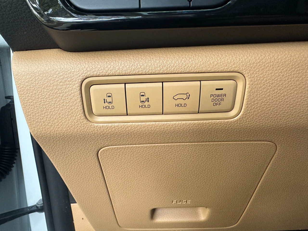 Kia Carnival EX FWD 2024