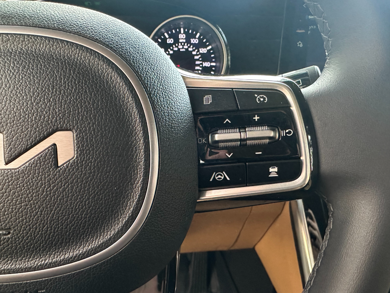 Kia Carnival EX FWD 2024