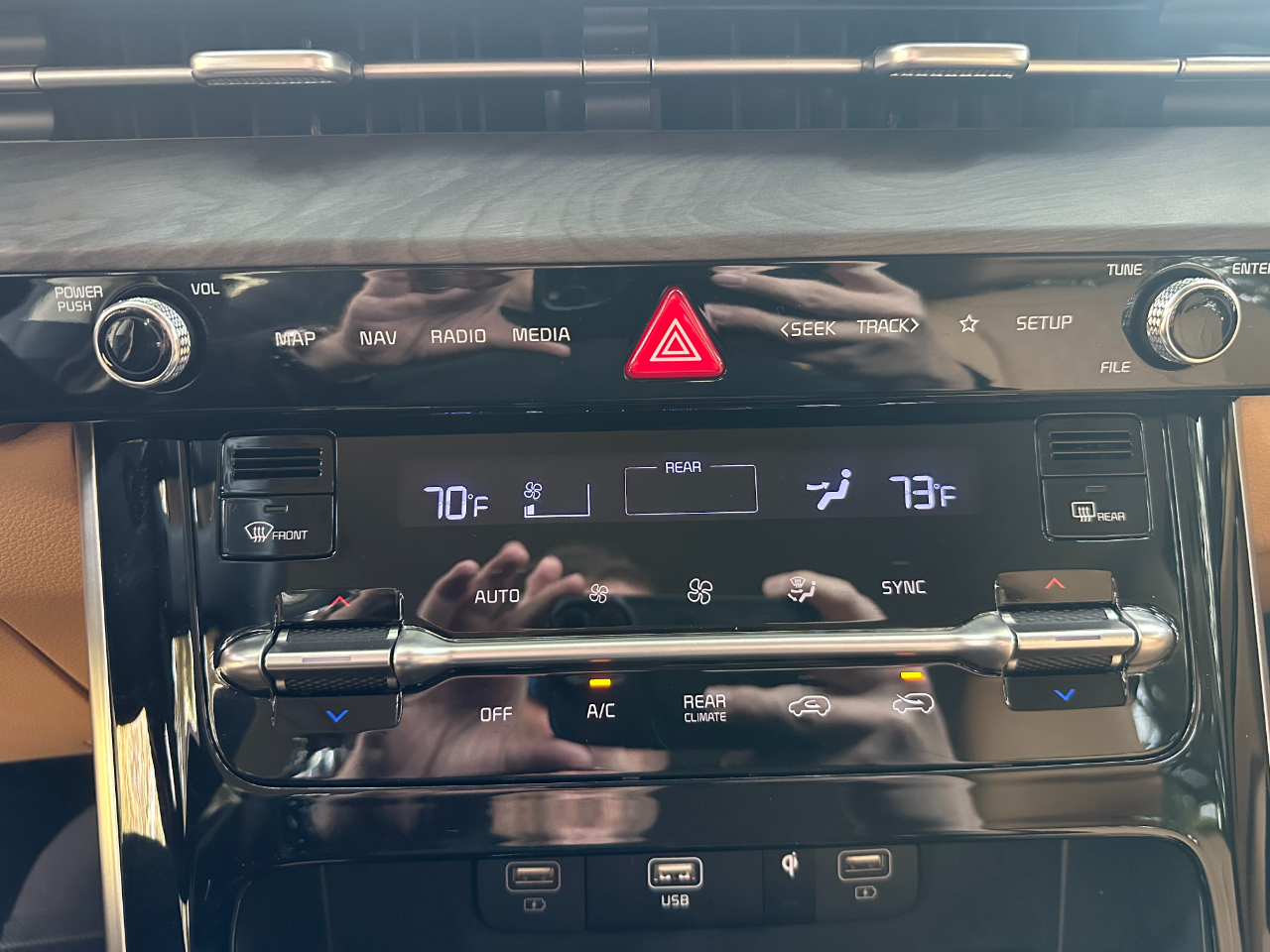 Kia Carnival EX FWD 2024