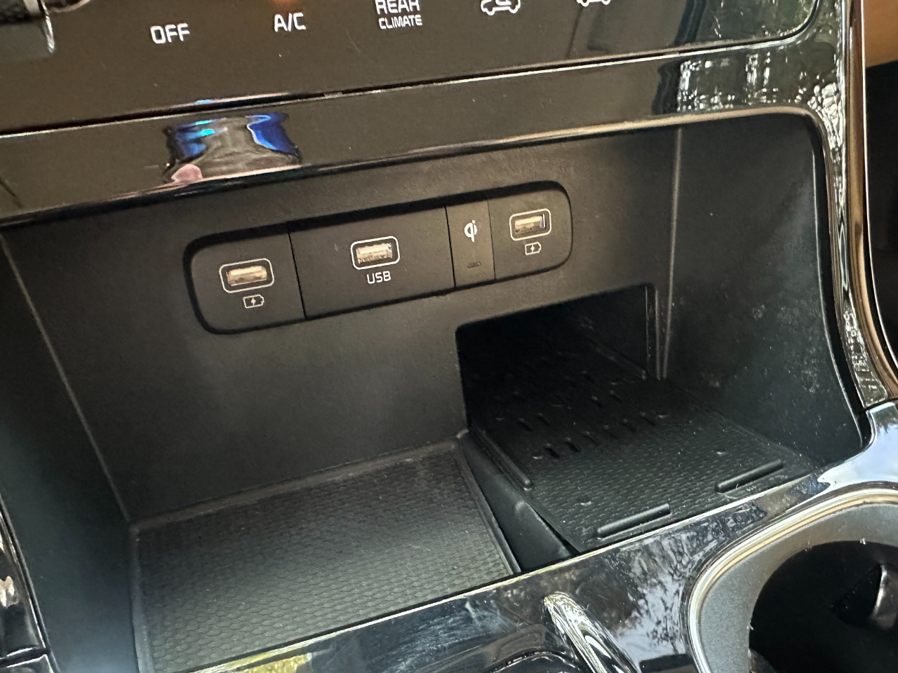 Kia Carnival EX FWD 2024