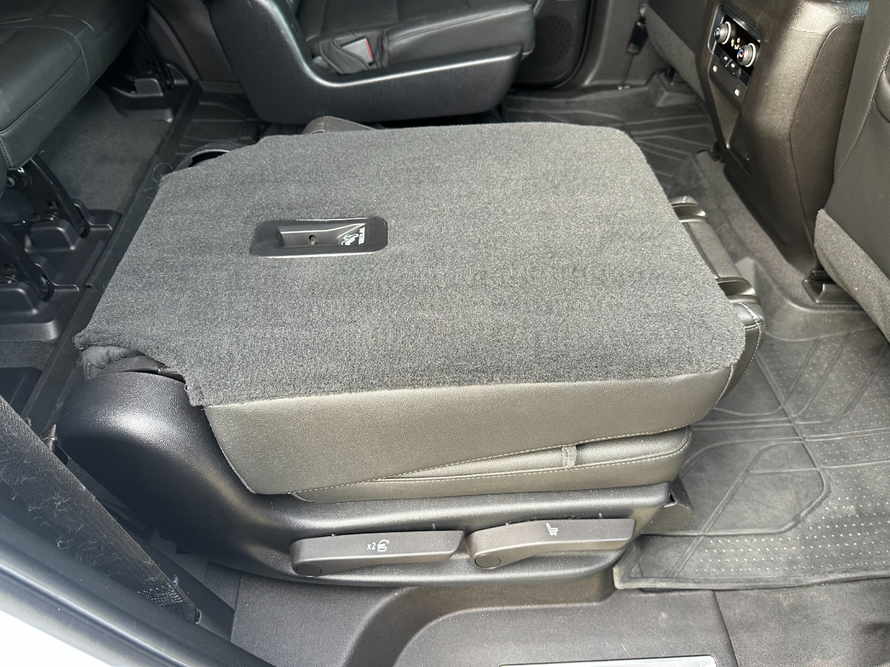 Chevrolet Tahoe 4WD 4dr LT 2021