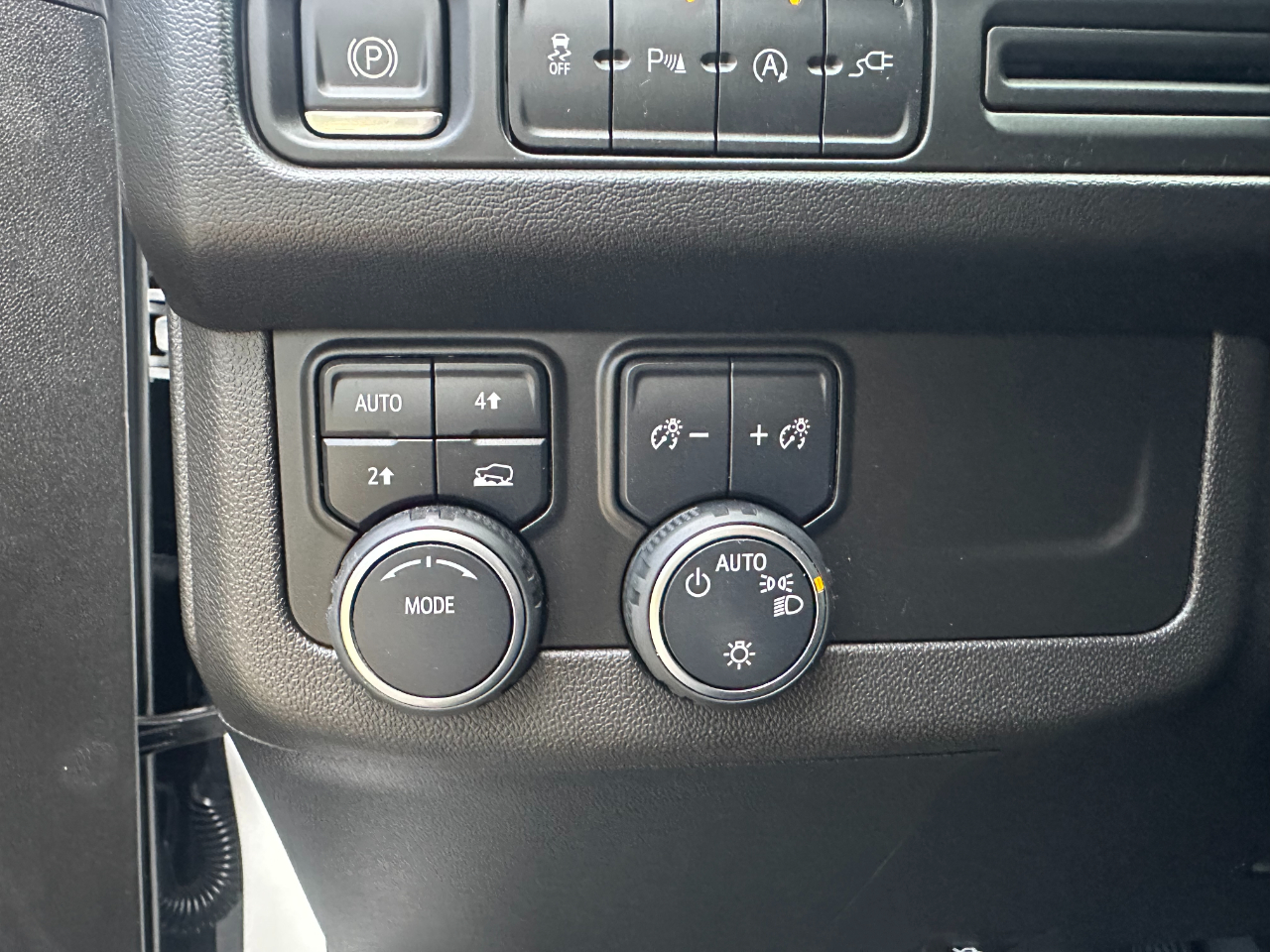 Chevrolet Tahoe 4WD 4dr LT 2021