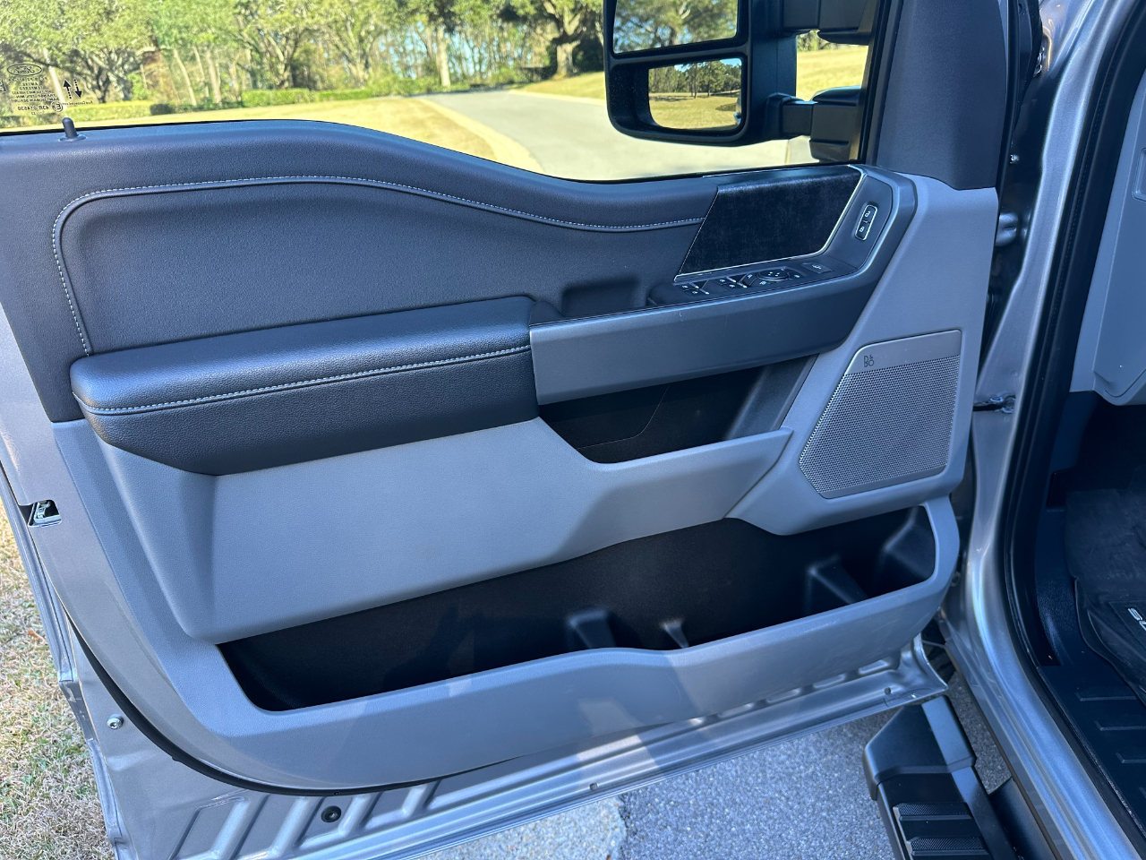 Ford Super Duty F-250 SRW XLT 4WD Crew Cab 6.75' Box 2023