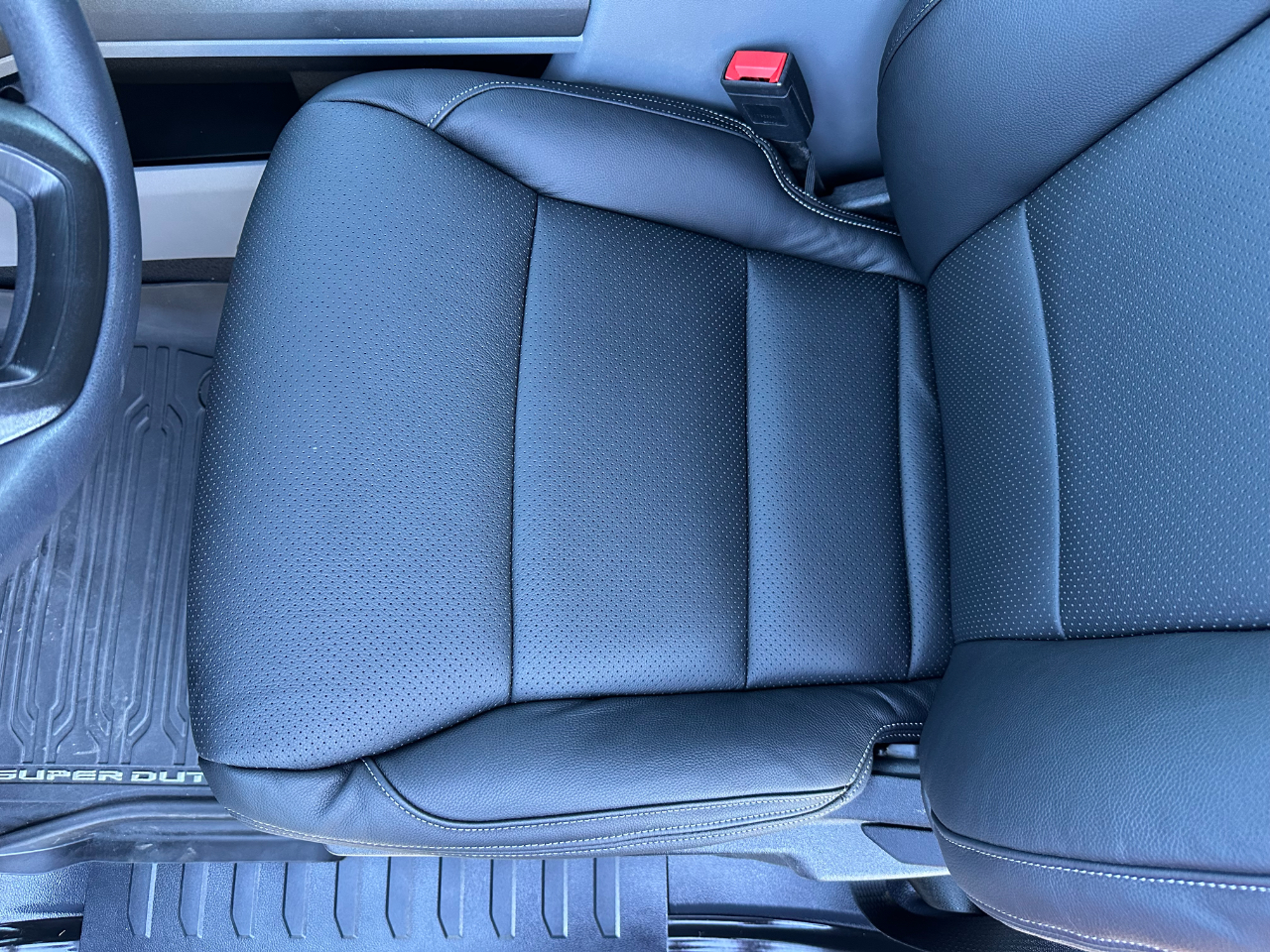 Ford Super Duty F-250 SRW XLT 4WD Crew Cab 6.75' Box 2023