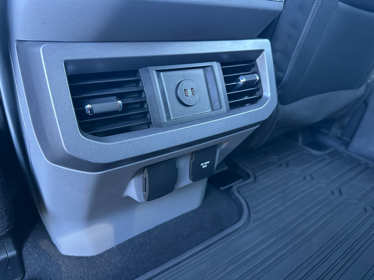 Ford Super Duty F-250 SRW XLT 4WD Crew Cab 6.75' Box 2023