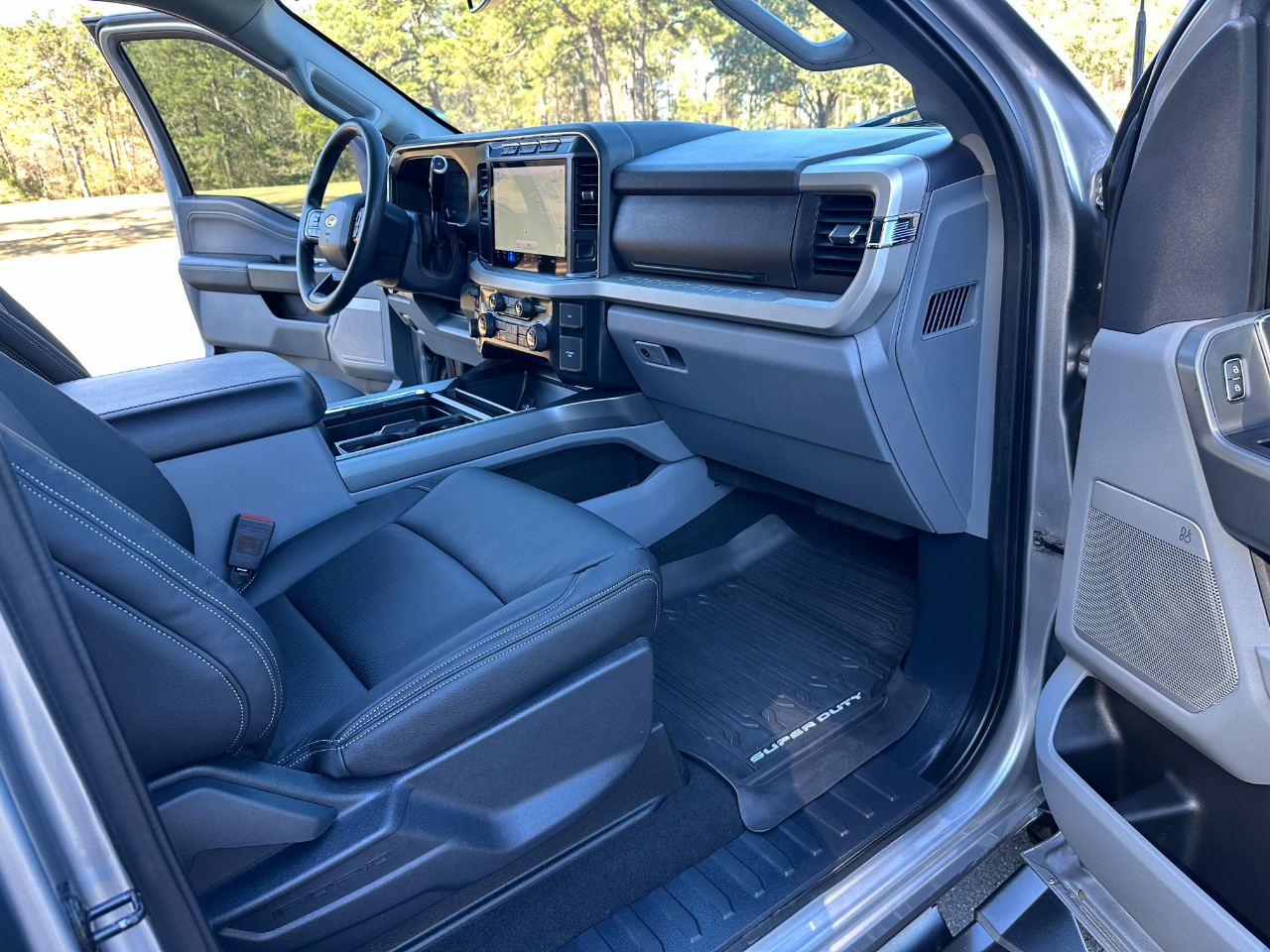 Ford Super Duty F-250 SRW XLT 4WD Crew Cab 6.75' Box 2023