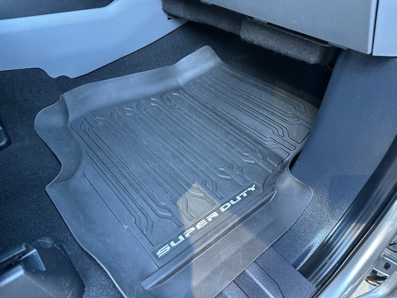 Ford Super Duty F-250 SRW XLT 4WD Crew Cab 6.75' Box 2023