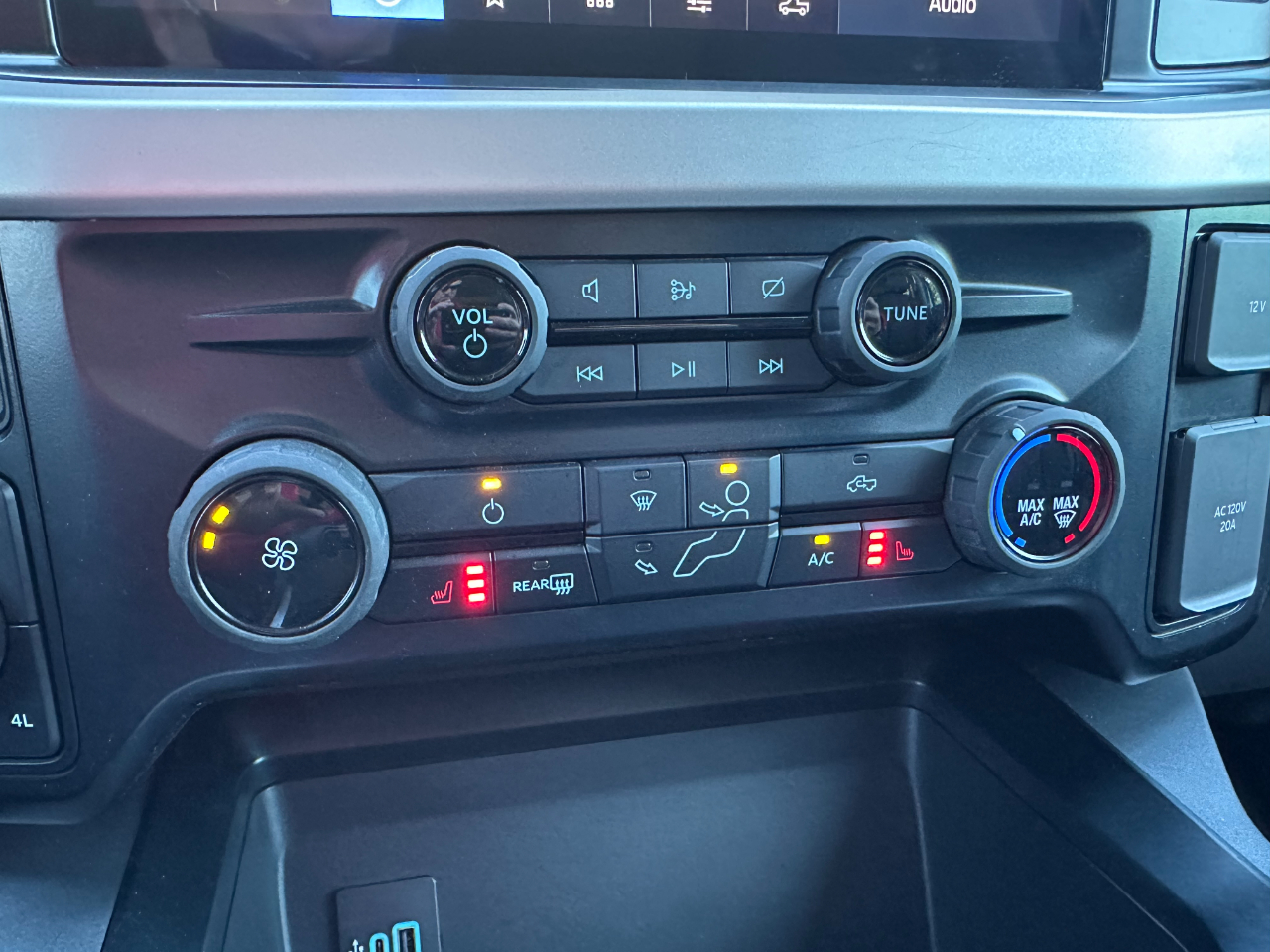 Ford Super Duty F-250 SRW XLT 4WD Crew Cab 6.75' Box 2023