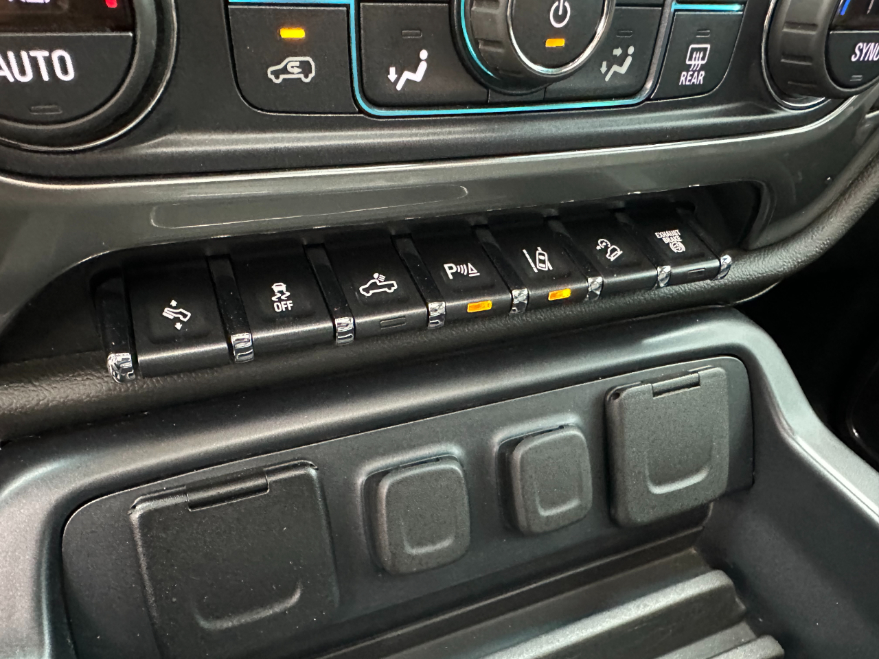 Chevrolet Silverado 2500HD 4WD Crew Cab 153.7" LTZ 2018