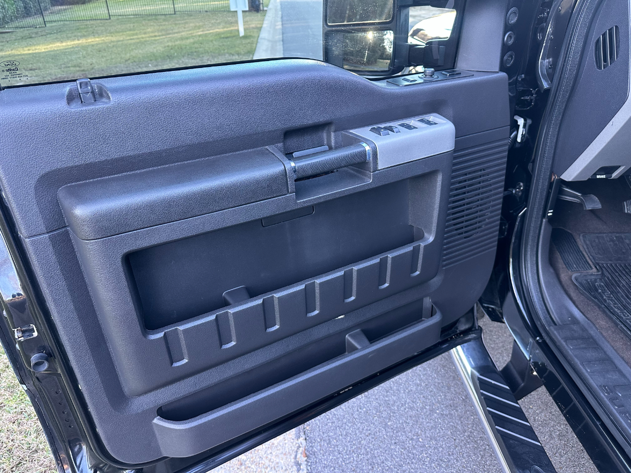 Ford Super Duty F-250 SRW 4WD Crew Cab 156" Lariat 2015