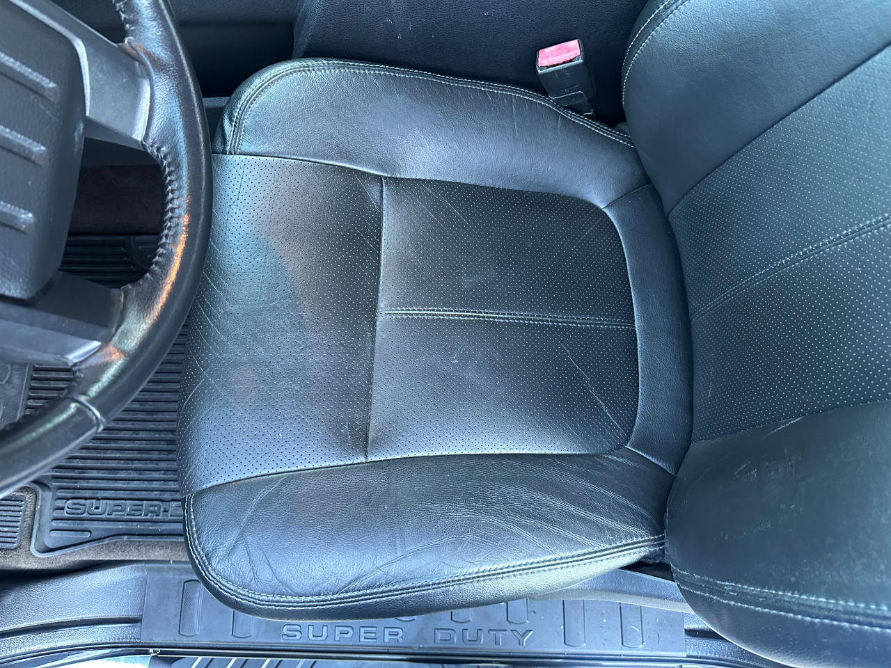 Ford Super Duty F-250 SRW 4WD Crew Cab 156" Lariat 2015