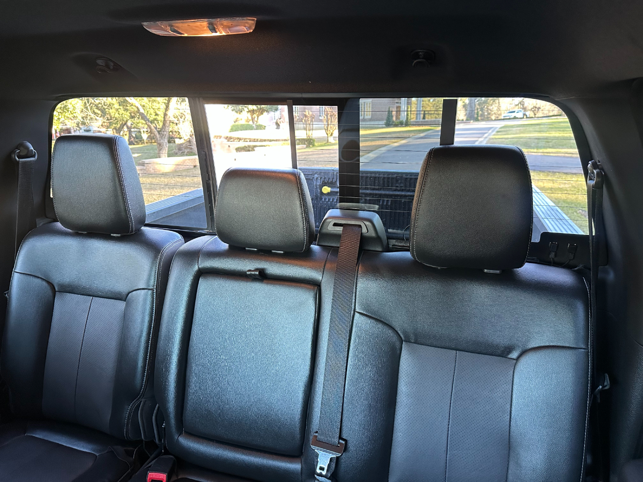 Ford Super Duty F-250 SRW 4WD Crew Cab 156" Lariat 2015