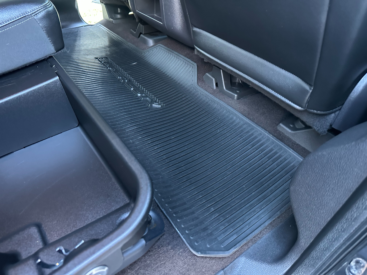 Ford Super Duty F-250 SRW 4WD Crew Cab 156" Lariat 2015