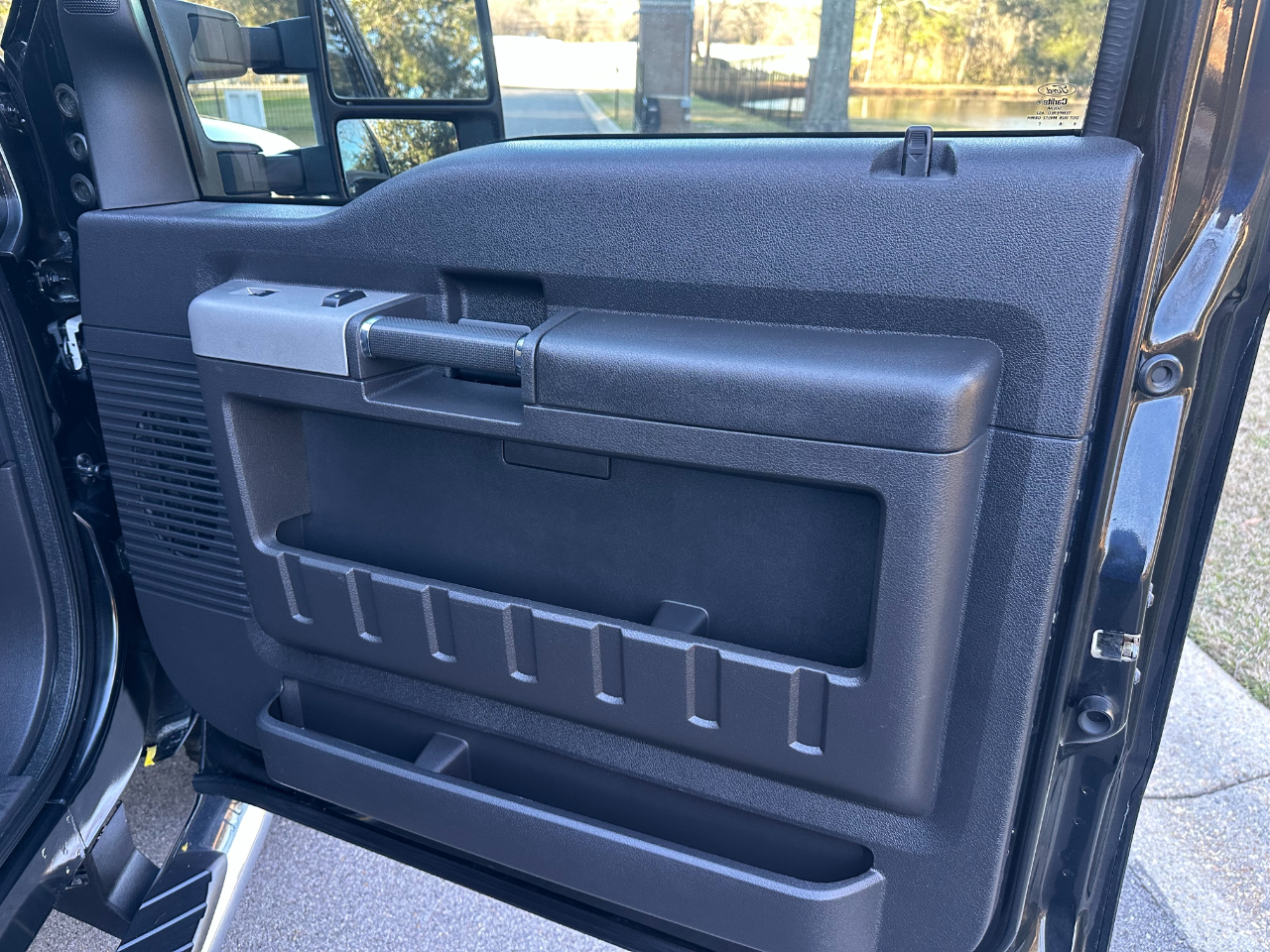 Ford Super Duty F-250 SRW 4WD Crew Cab 156" Lariat 2015