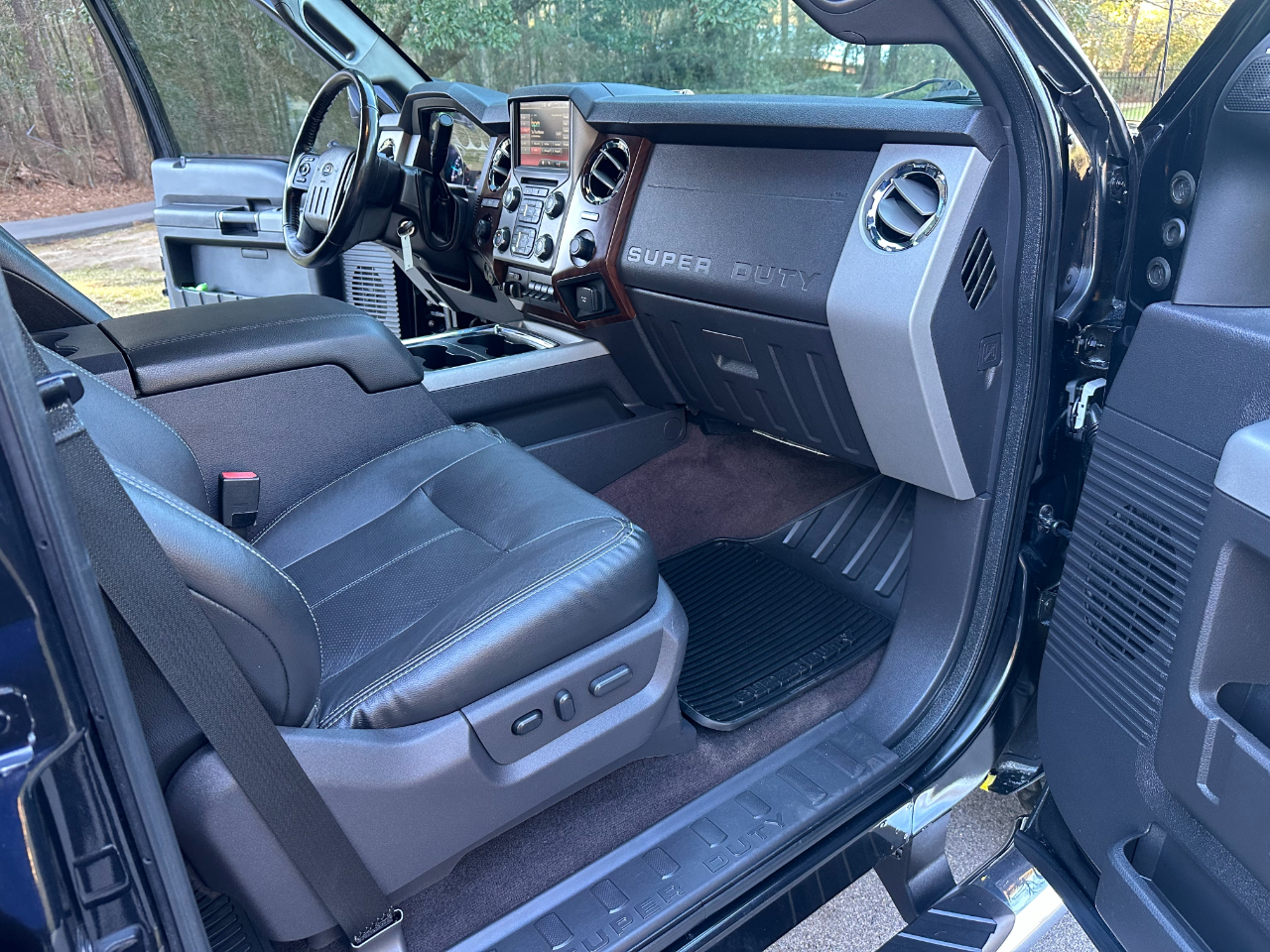 Ford Super Duty F-250 SRW 4WD Crew Cab 156" Lariat 2015