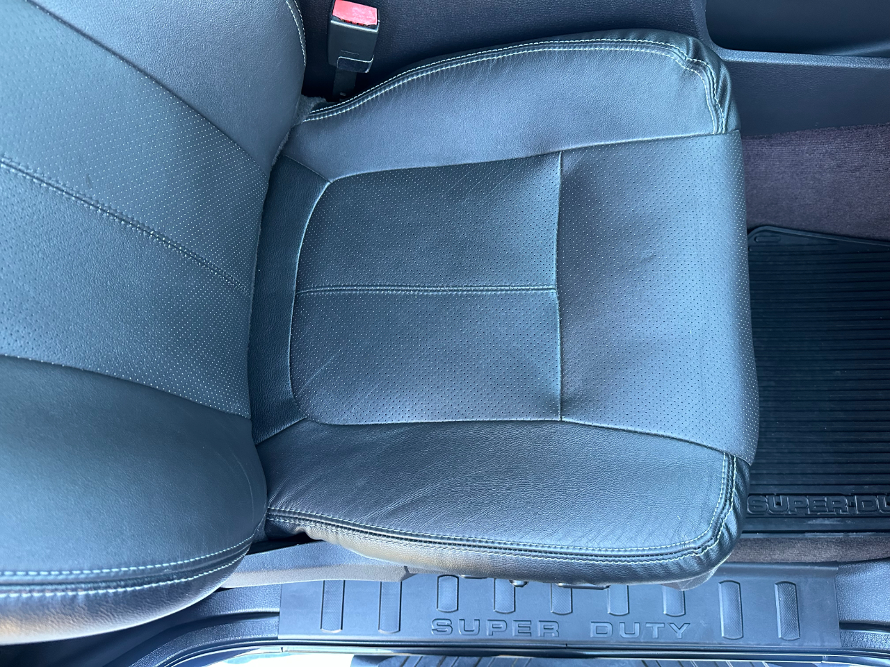 Ford Super Duty F-250 SRW 4WD Crew Cab 156" Lariat 2015