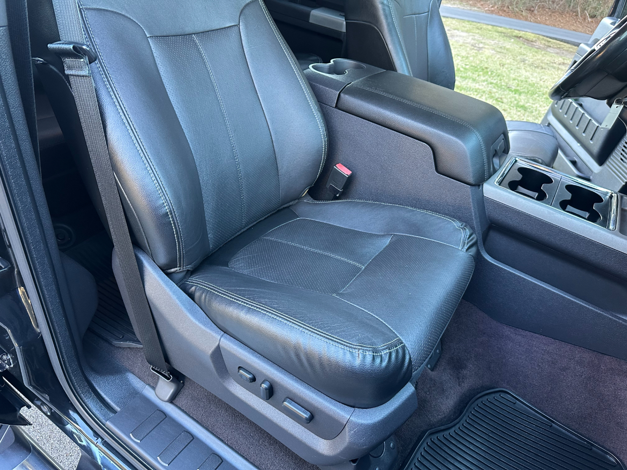 Ford Super Duty F-250 SRW 4WD Crew Cab 156" Lariat 2015