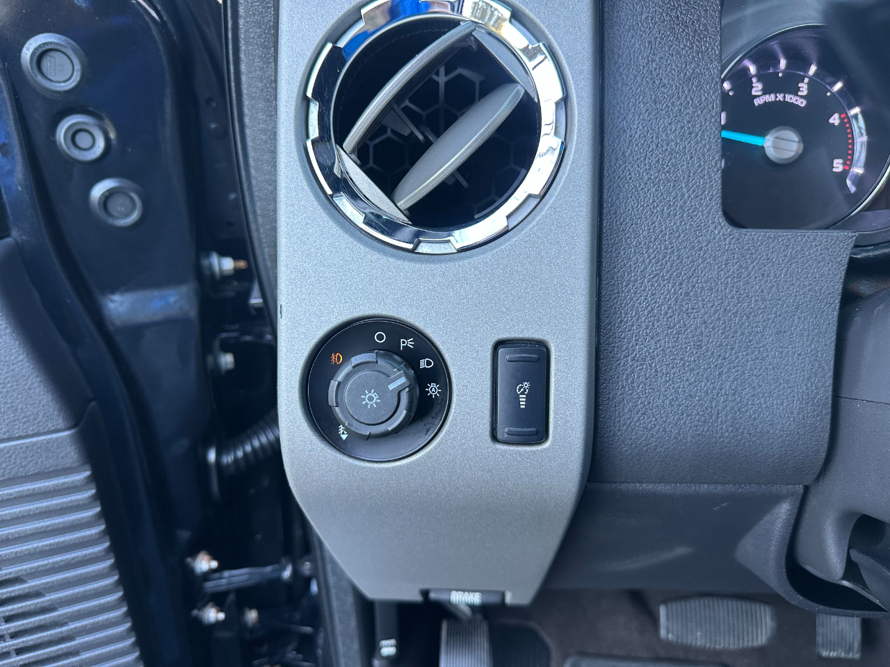 Ford Super Duty F-250 SRW 4WD Crew Cab 156" Lariat 2015