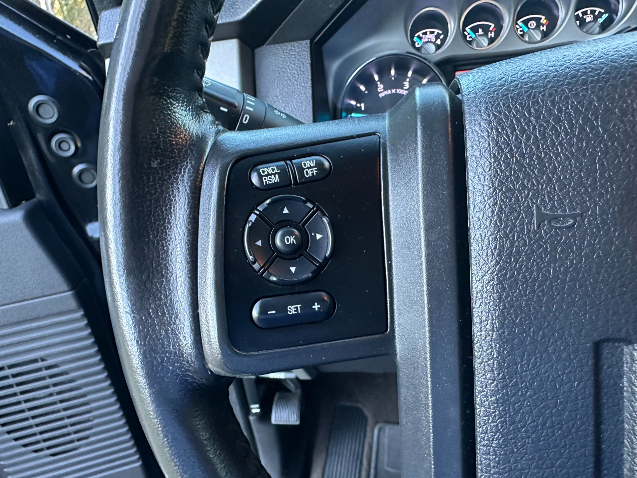 Ford Super Duty F-250 SRW 4WD Crew Cab 156" Lariat 2015