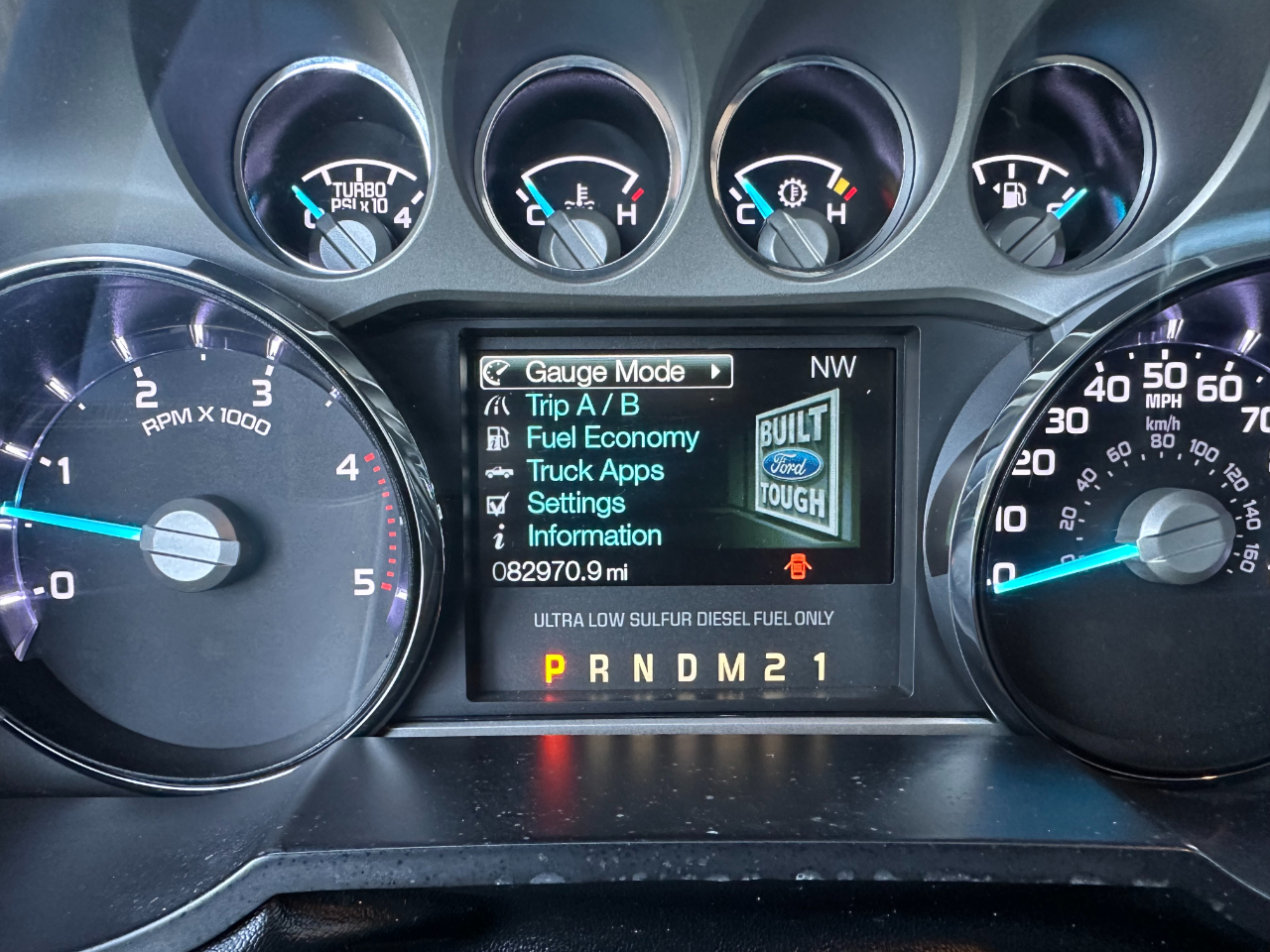 Ford Super Duty F-250 SRW 4WD Crew Cab 156" Lariat 2015