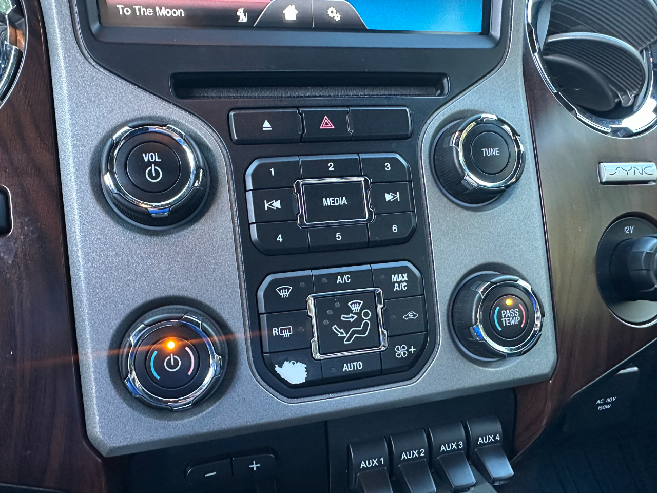 Ford Super Duty F-250 SRW 4WD Crew Cab 156" Lariat 2015