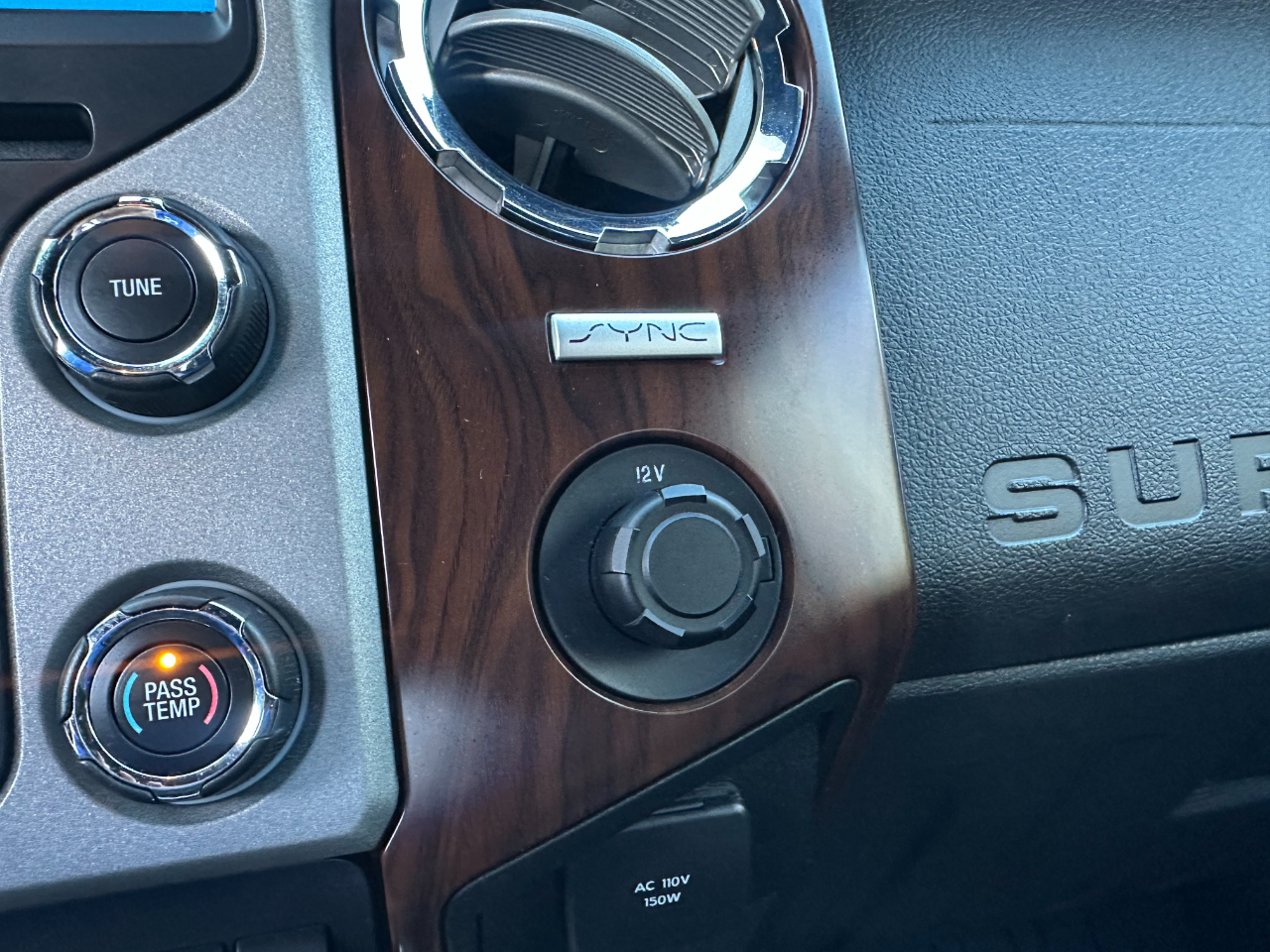 Ford Super Duty F-250 SRW 4WD Crew Cab 156" Lariat 2015