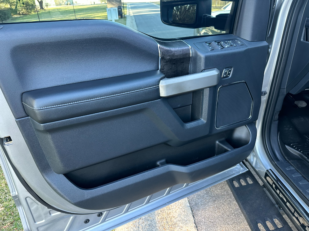 Ford Super Duty F-250 SRW Lariat 4WD Crew Cab 6.75' Box 2022