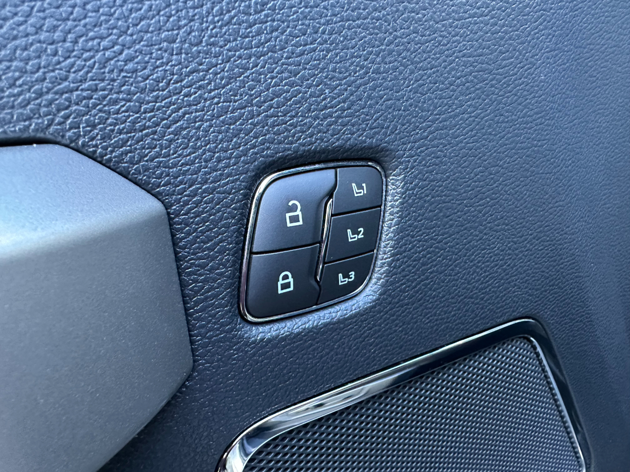 Ford Super Duty F-250 SRW Lariat 4WD Crew Cab 6.75' Box 2022