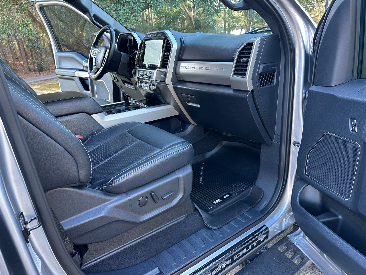 Ford Super Duty F-250 SRW Lariat 4WD Crew Cab 6.75' Box 2022