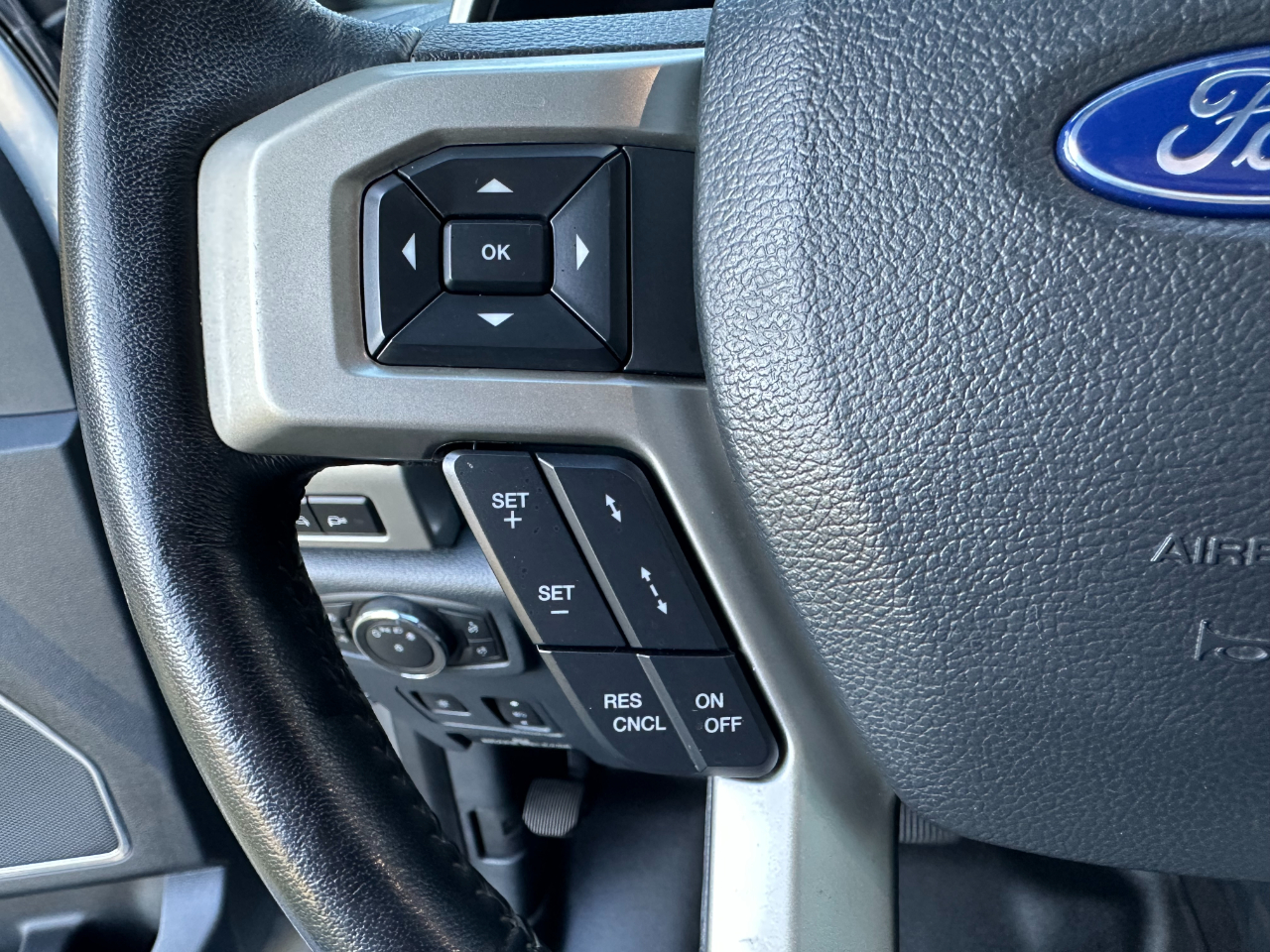 Ford Super Duty F-250 SRW Lariat 4WD Crew Cab 6.75' Box 2022