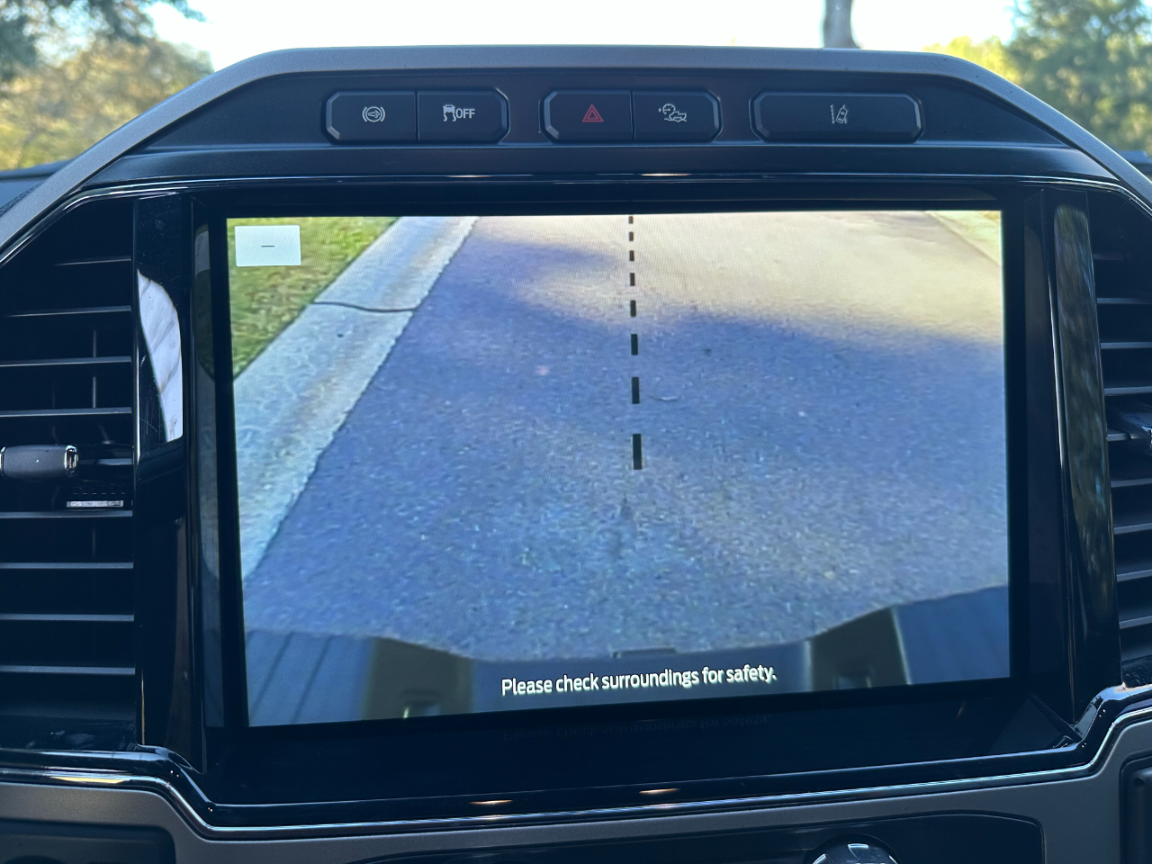 Ford Super Duty F-250 SRW Lariat 4WD Crew Cab 6.75' Box 2022