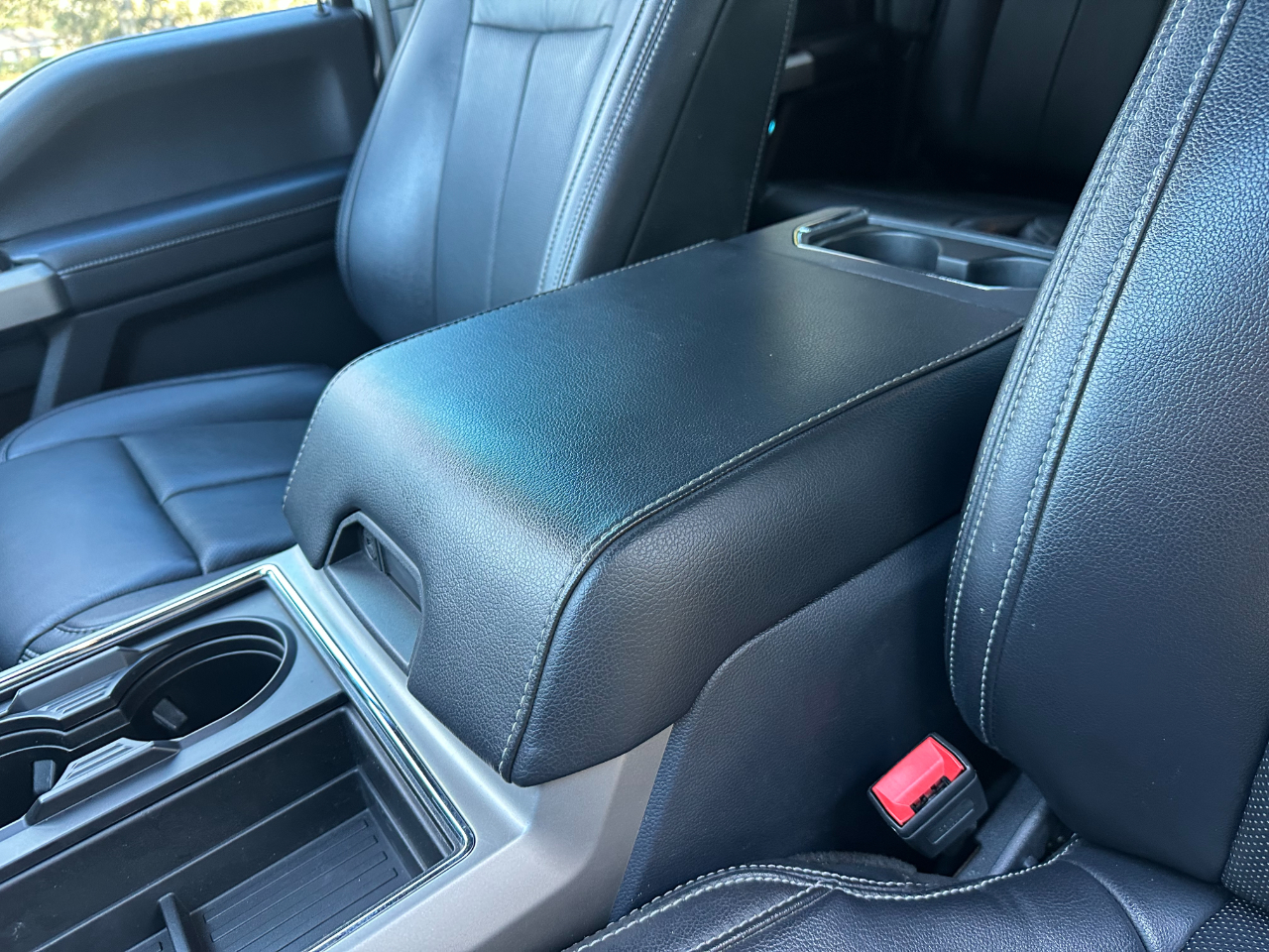 Ford Super Duty F-250 SRW Lariat 4WD Crew Cab 6.75' Box 2022